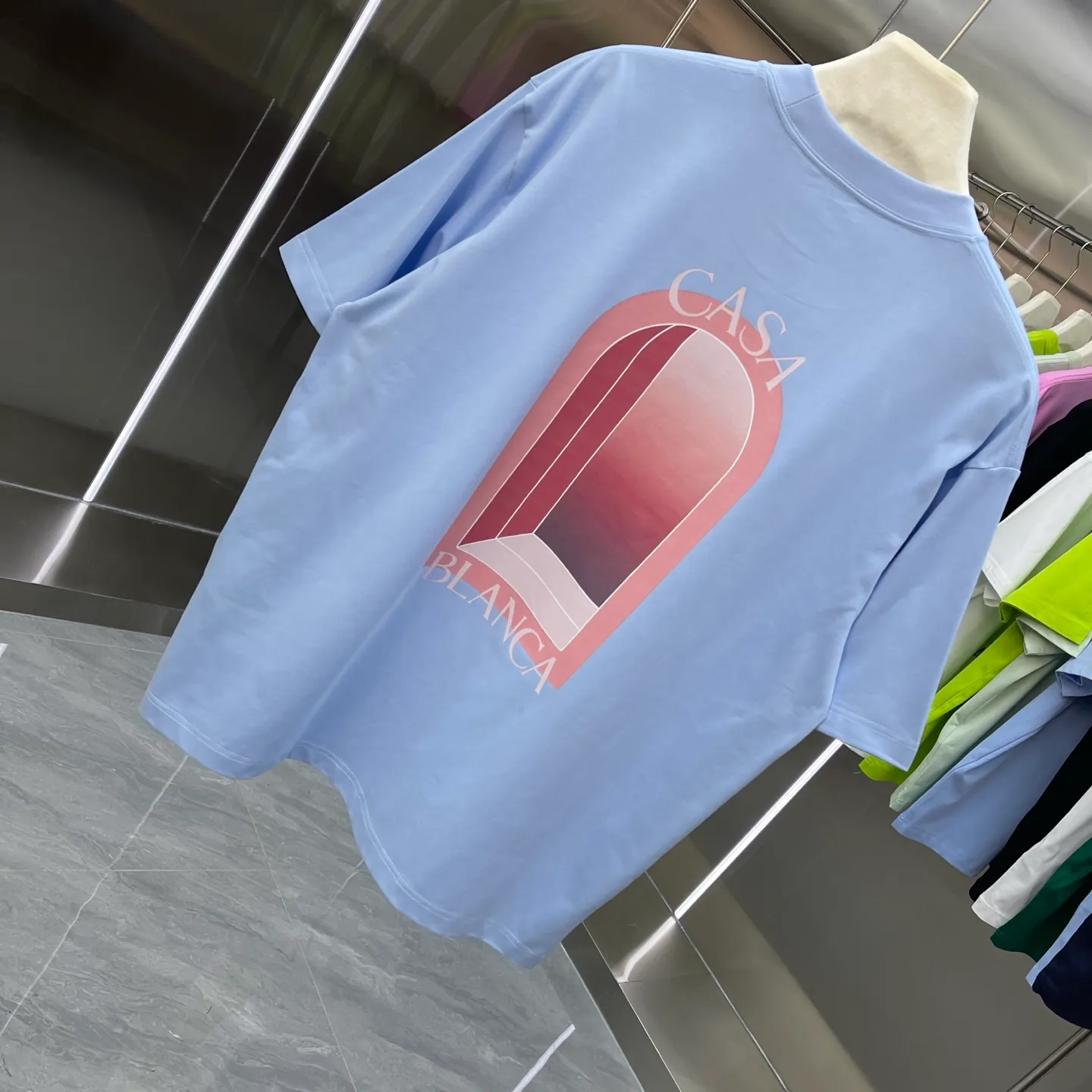 New Arrival Casablanca Casablanca Classic Series printed short-sleeved T-shirt for celebrities. It is made of Xinjiang long-staple cotton ~ grams. The color of the fabric is custom-dyed and will not shrink or fade. It feels comfortable and has a strong texture. A must-have for fashionable men and women, the Classic drop-shoulder wide version is available exclusively in In Stock! Color: White Black Blue Royal Blue Green (5 colors) Size: S M L XL XXL